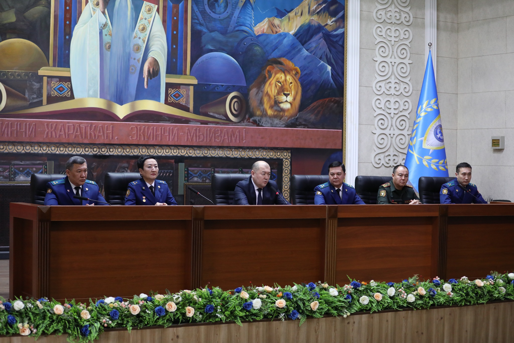 Башкы прокурор жамаатка жаңы орун басарларын тааныштырды